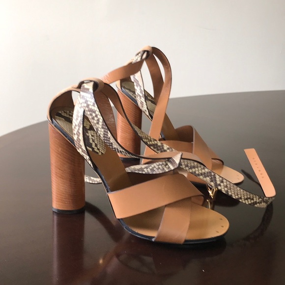 Gucci Strappy alligator print leather 9.5M Sandals - Picture 7 of 8